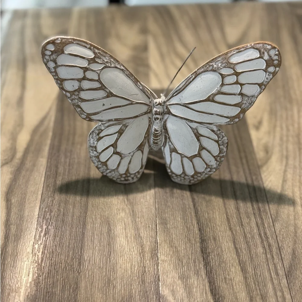 Elegant White and Tan Butterfly Decor! (Can decorate 🦋)